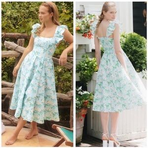 Hill House Daphne Dress in Blue Roses size M